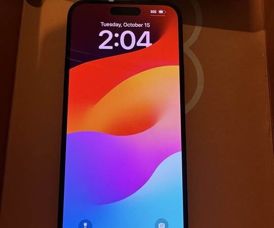 iPhone 15 plus black unlocked 128gb 7Z38