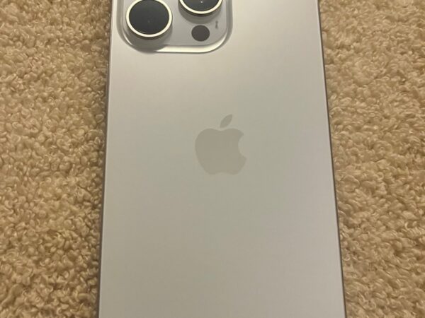 iPhone 15 pro max white 256gb unlocked 2L55