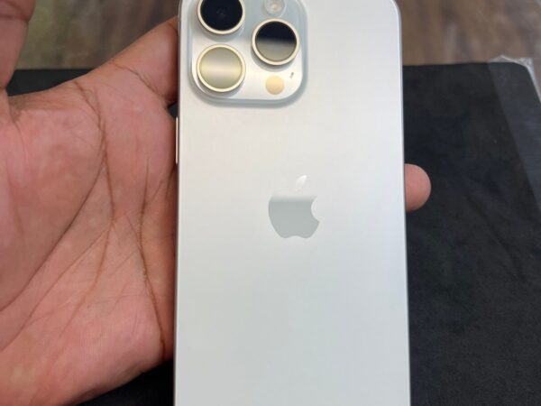 iPhone 15 pro max 512GB midnight white titanium factory unlocked 9K23