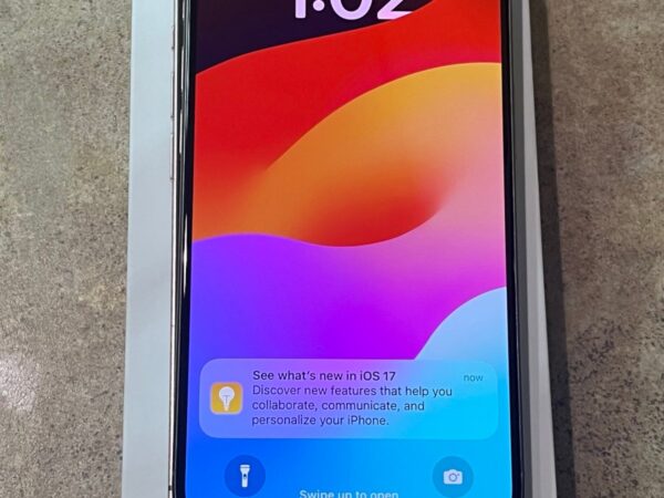 iPhone 15 Pro 128GB AT&T Natural Titanium Like New 7M87