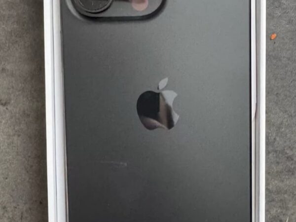 iPhone 15 pro max 1B factory unlocked 7G17