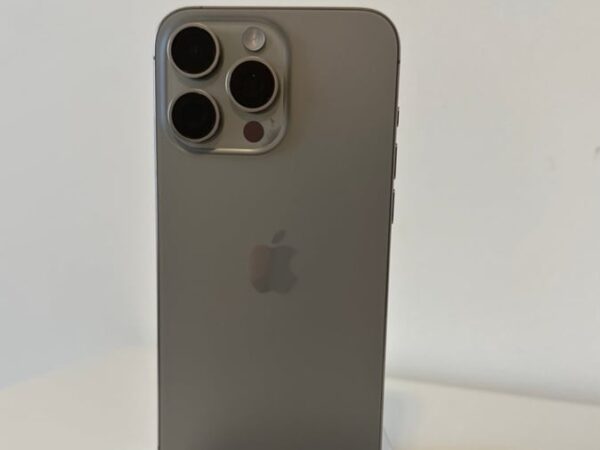 iPhone 15 Pro Max (T-Mobile) and MagSafe Case 2W78