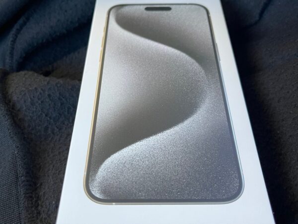 Apple iphone 15 pro max 7D27