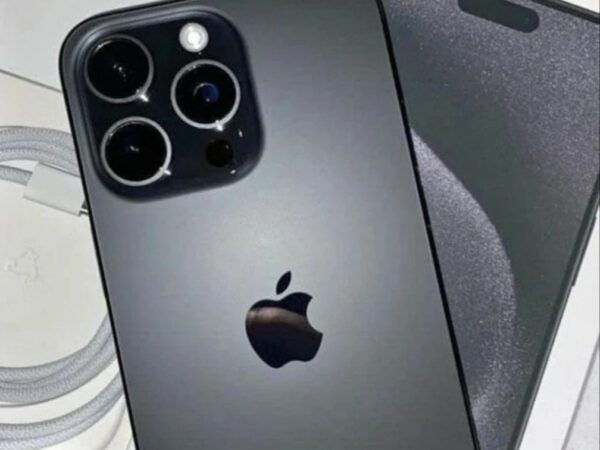 Apple iPhone 15 Pro Max 1TB in Black Titanium Excellent Condition (Unlocked) 7Z12